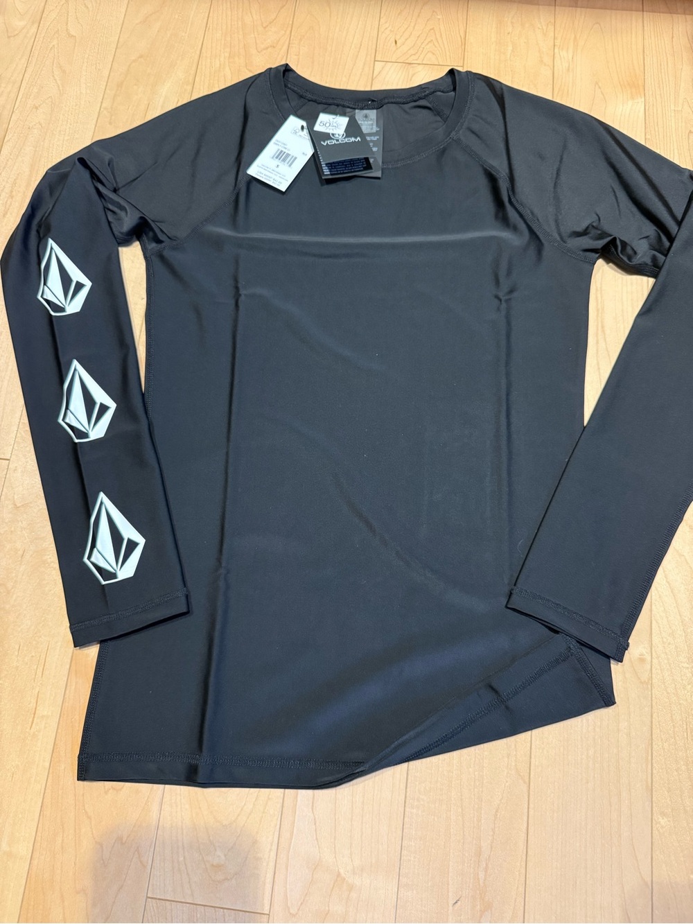 Volcom long sleeve black tee